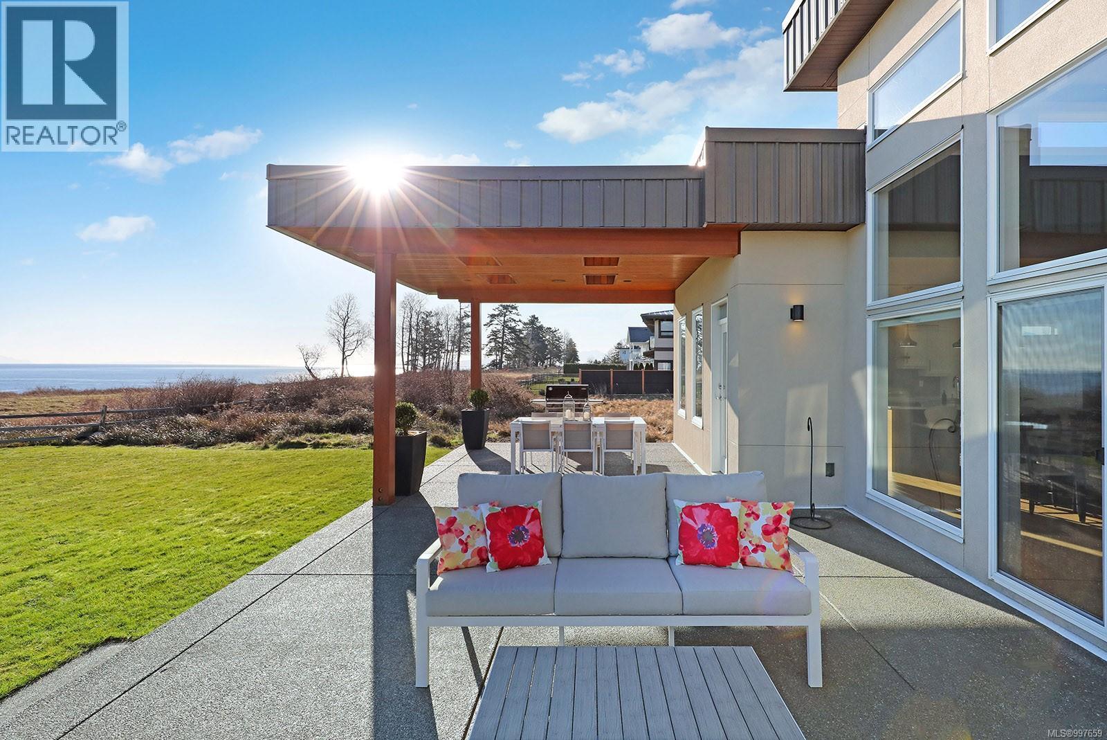 300 Connemara Rd, Comox