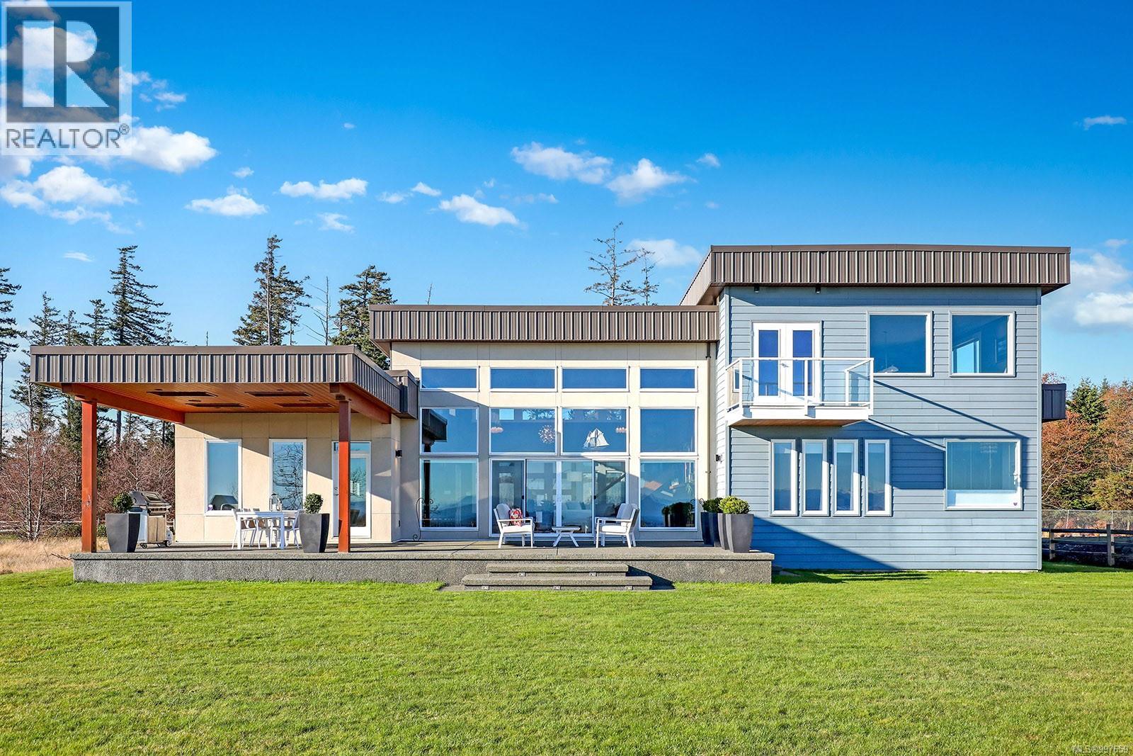 300 Connemara Rd, Comox