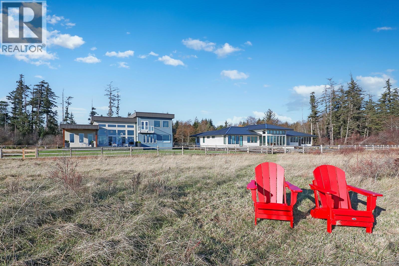 300 Connemara Rd, Comox