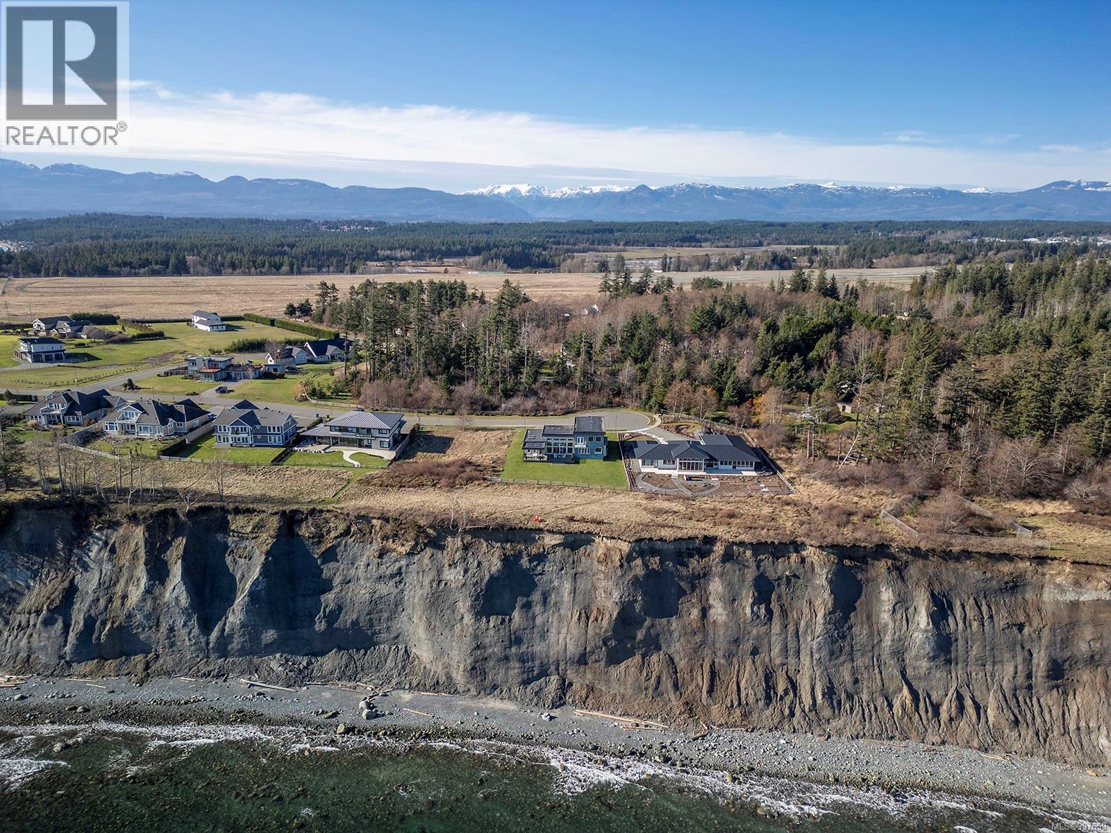 300 Connemara Rd, Comox