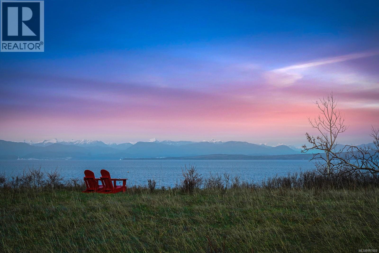 300 Connemara Rd, Comox