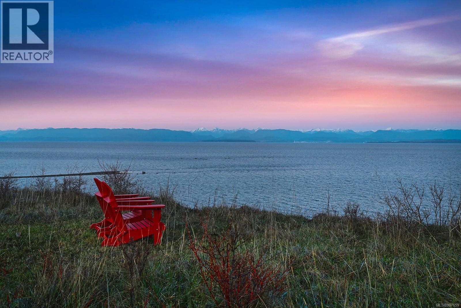 300 Connemara Rd, Comox