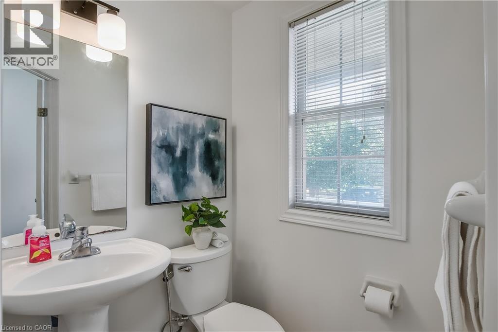 Photo 15 of 606 Brandenburg Boulevard, Waterloo ON