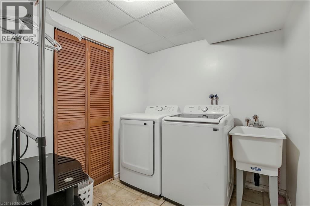 Photo 32 of 606 Brandenburg Boulevard, Waterloo ON