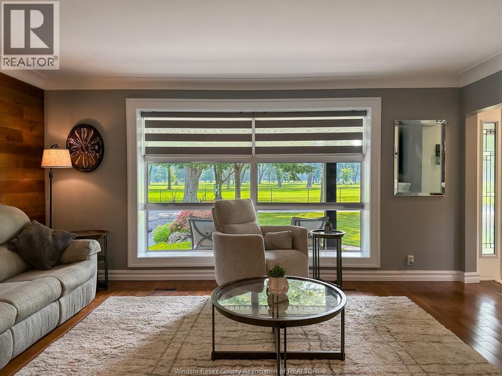Photo 8 of 157 Kensington Boulevard, Tecumseh ON