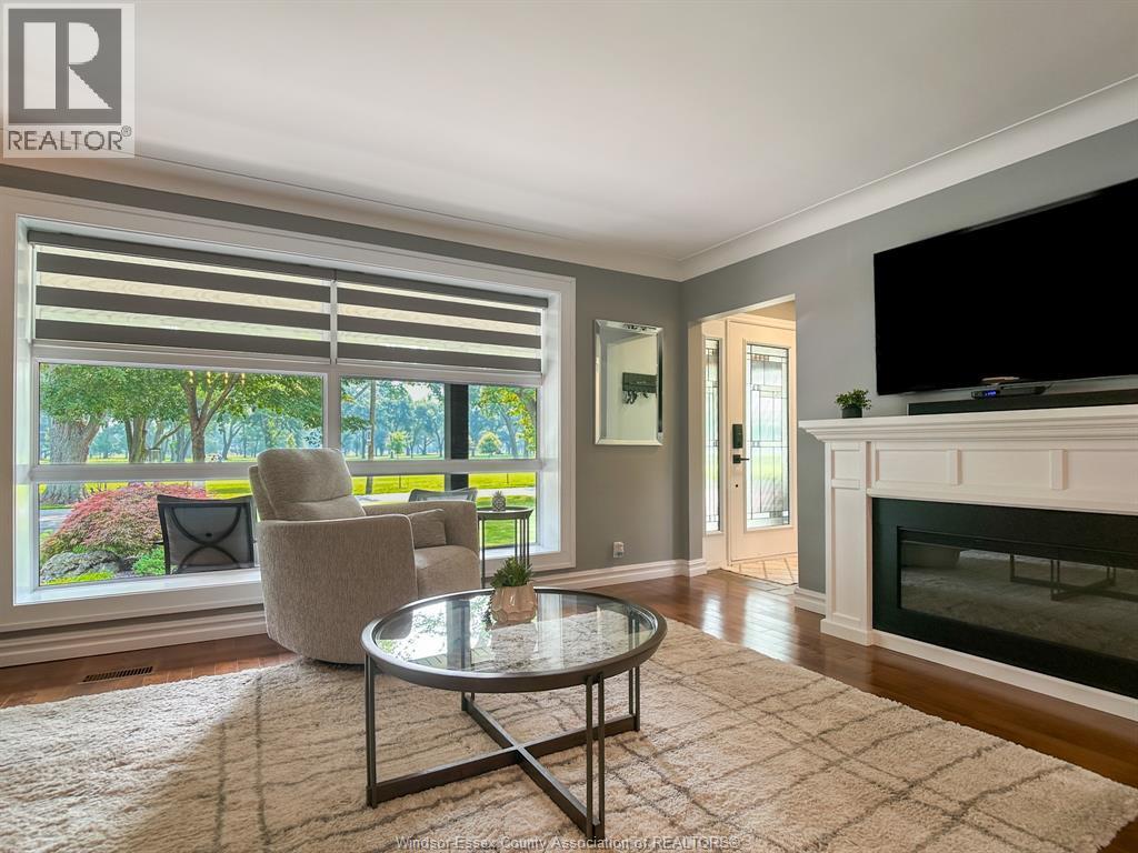 Photo 6 of 157 Kensington Boulevard, Tecumseh ON