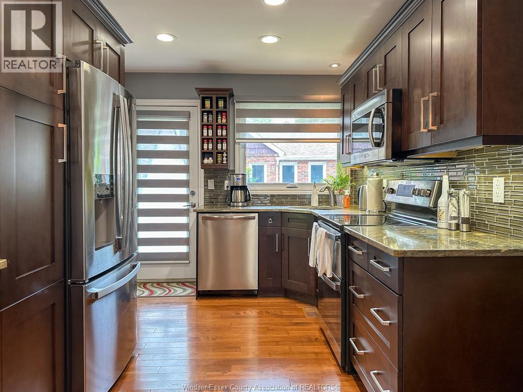 Photo 14 of 157 Kensington Boulevard, Tecumseh ON