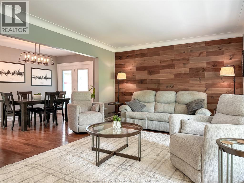Photo 13 of 157 Kensington Boulevard, Tecumseh ON