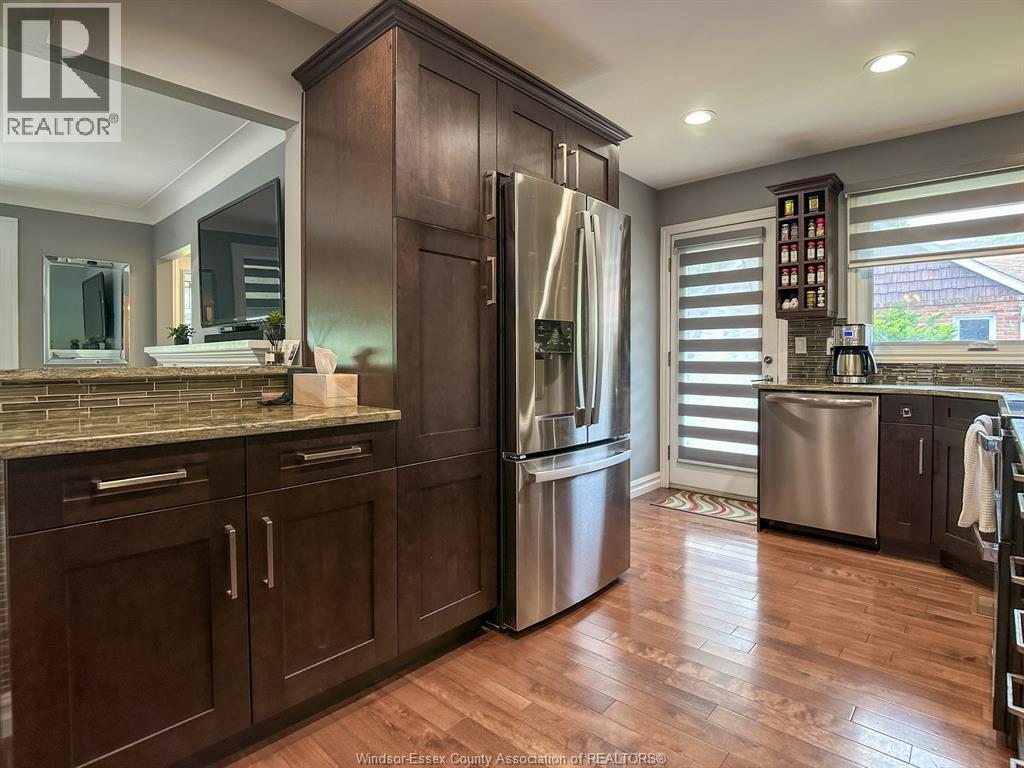 Photo 16 of 157 Kensington Boulevard, Tecumseh ON