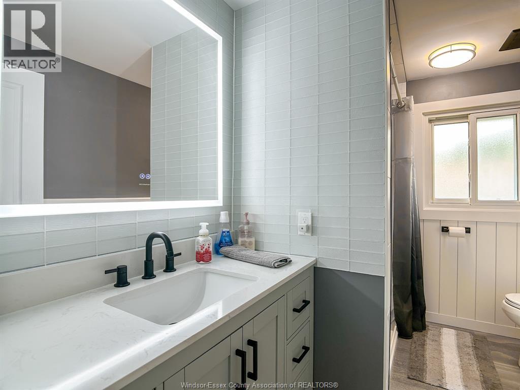 Photo 20 of 157 Kensington Boulevard, Tecumseh ON