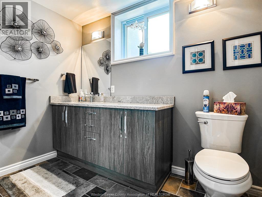 Photo 32 of 157 Kensington Boulevard, Tecumseh ON