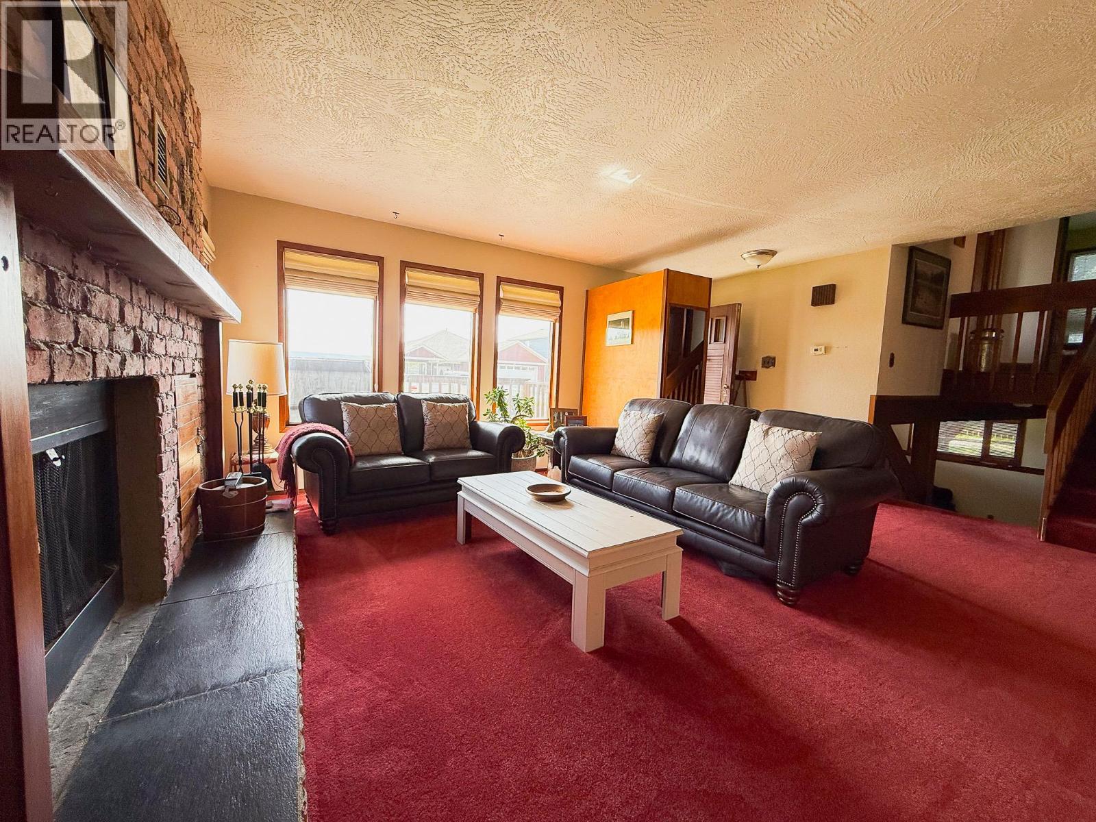 9917 2 Street, Dawson Creek