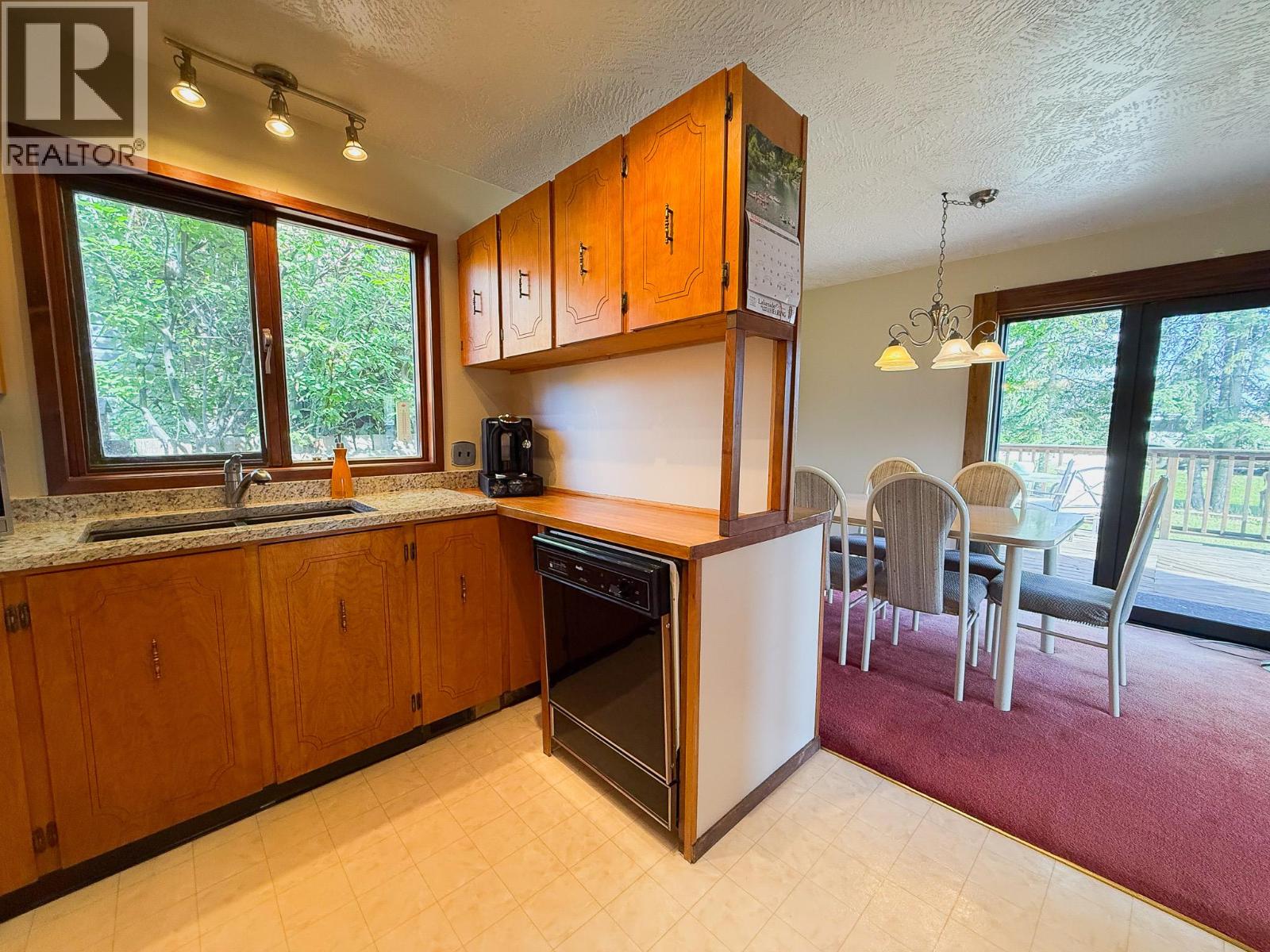 9917 2 Street, Dawson Creek