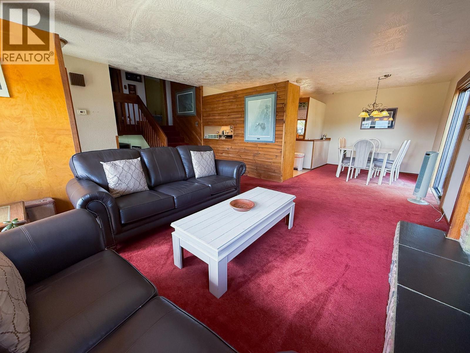 9917 2 Street, Dawson Creek