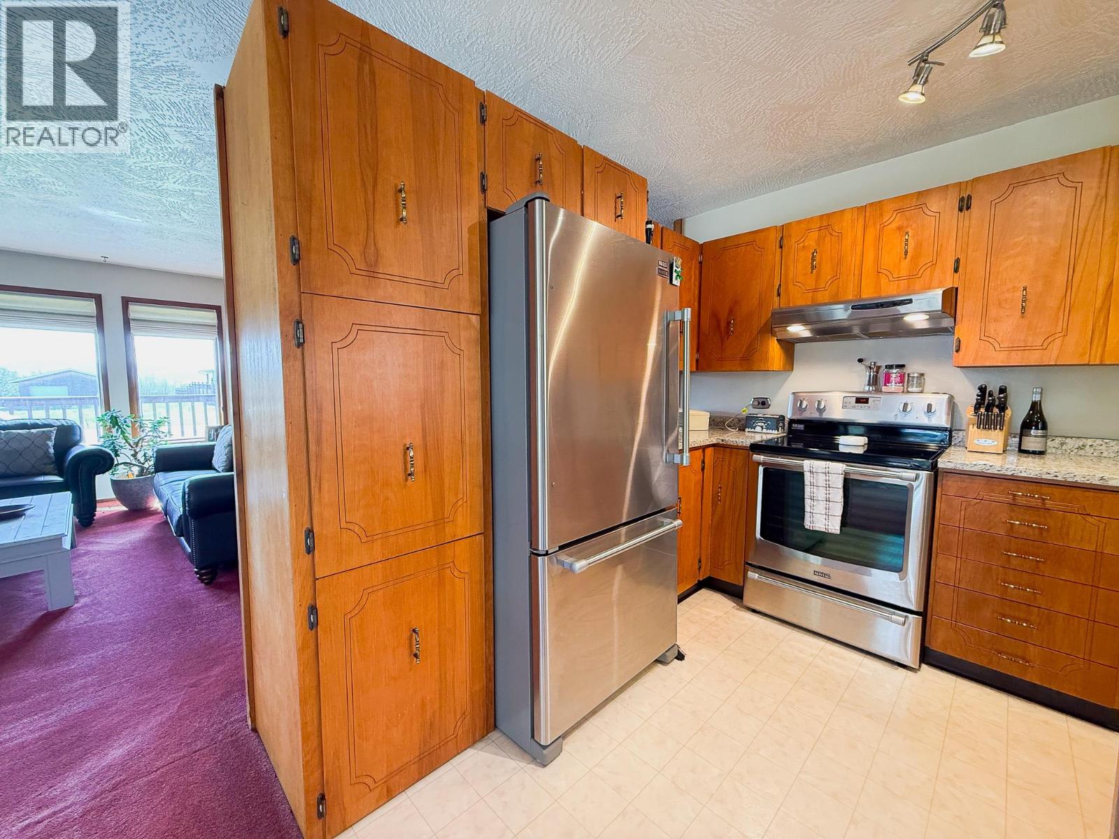 9917 2 Street, Dawson Creek