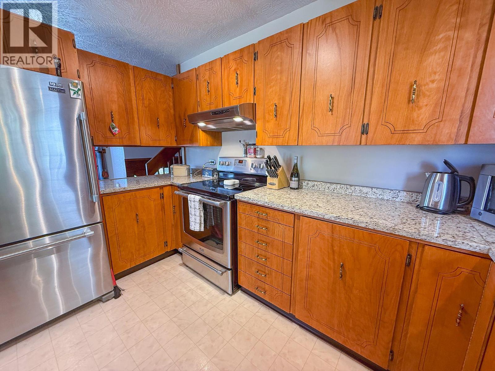 9917 2 Street, Dawson Creek
