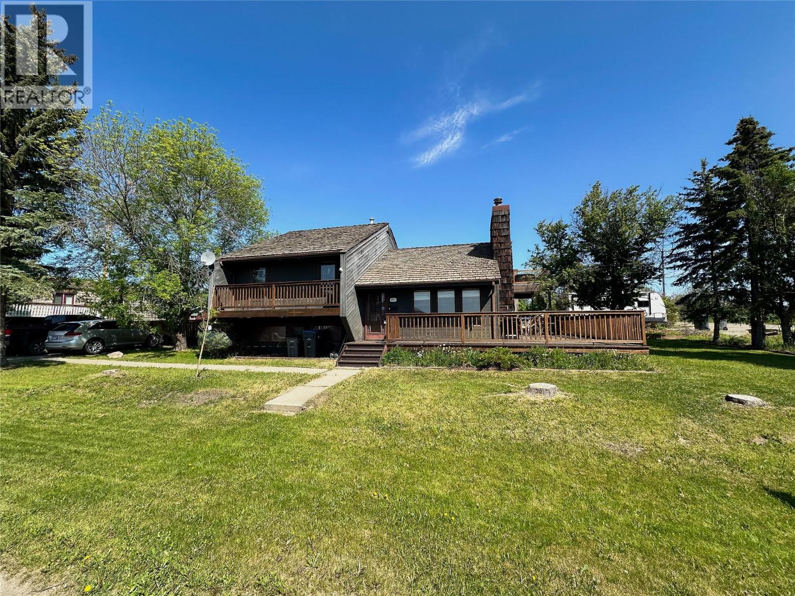 9917 2 Street, Dawson Creek