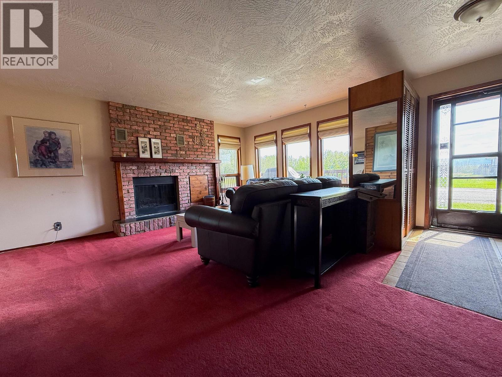 9917 2 Street, Dawson Creek