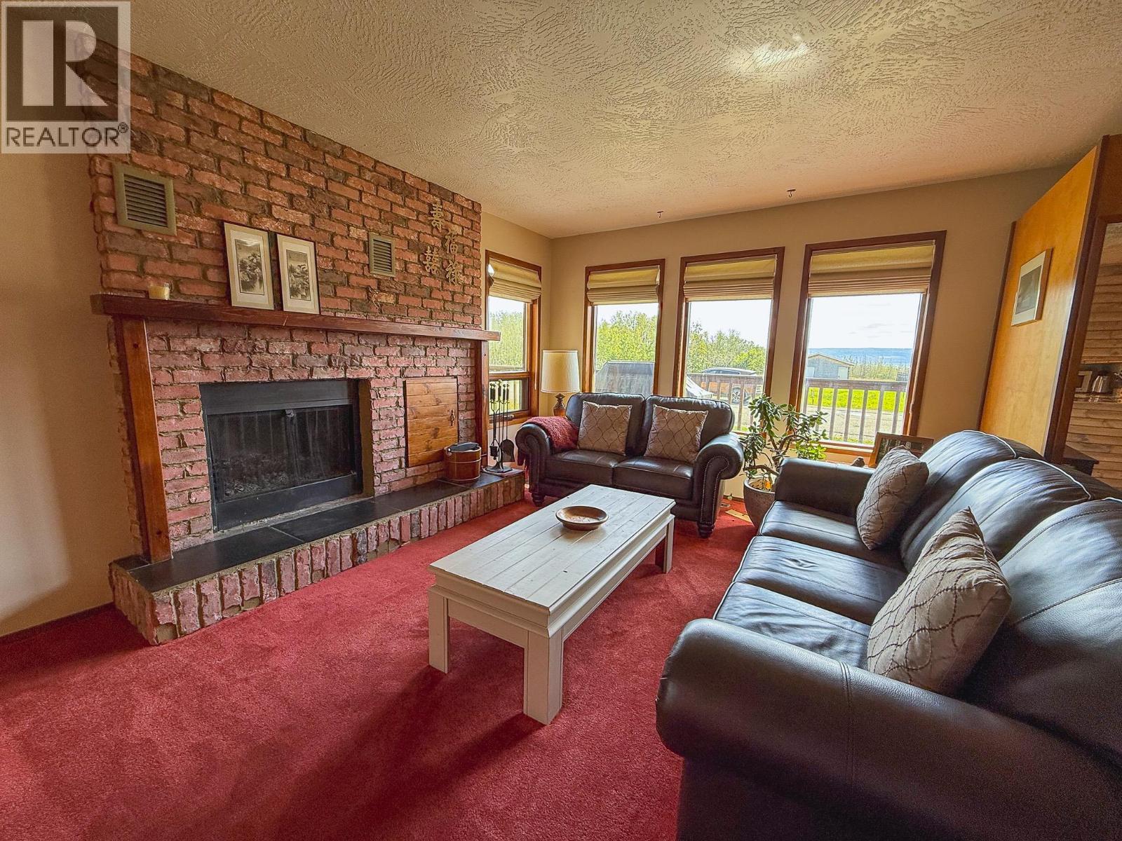 9917 2 Street, Dawson Creek