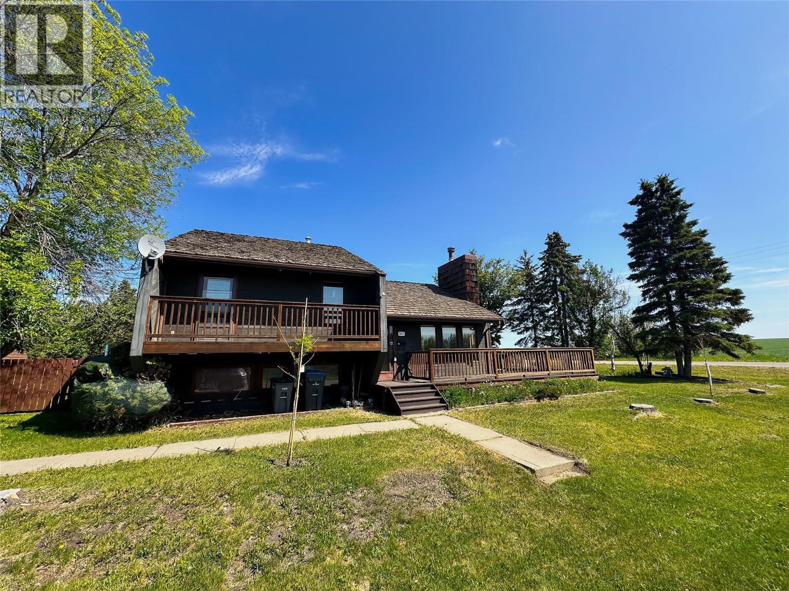 9917 2 Street, Dawson Creek