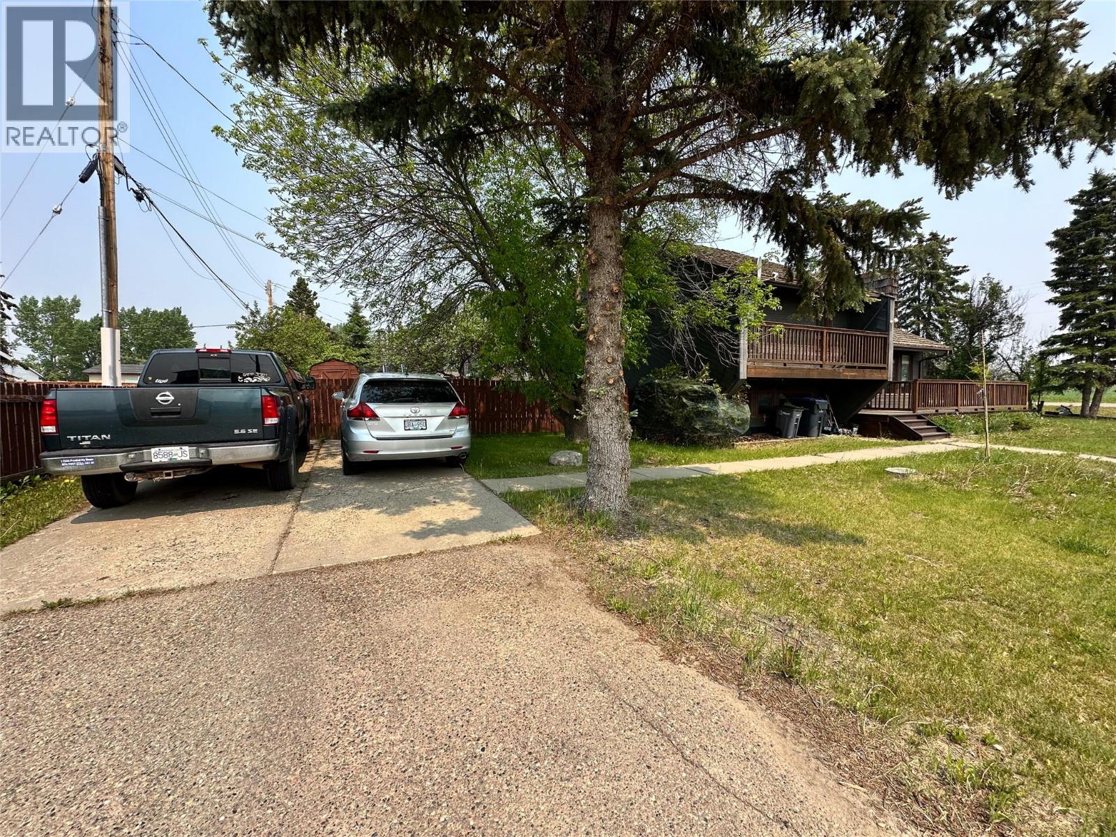 9917 2 Street, Dawson Creek