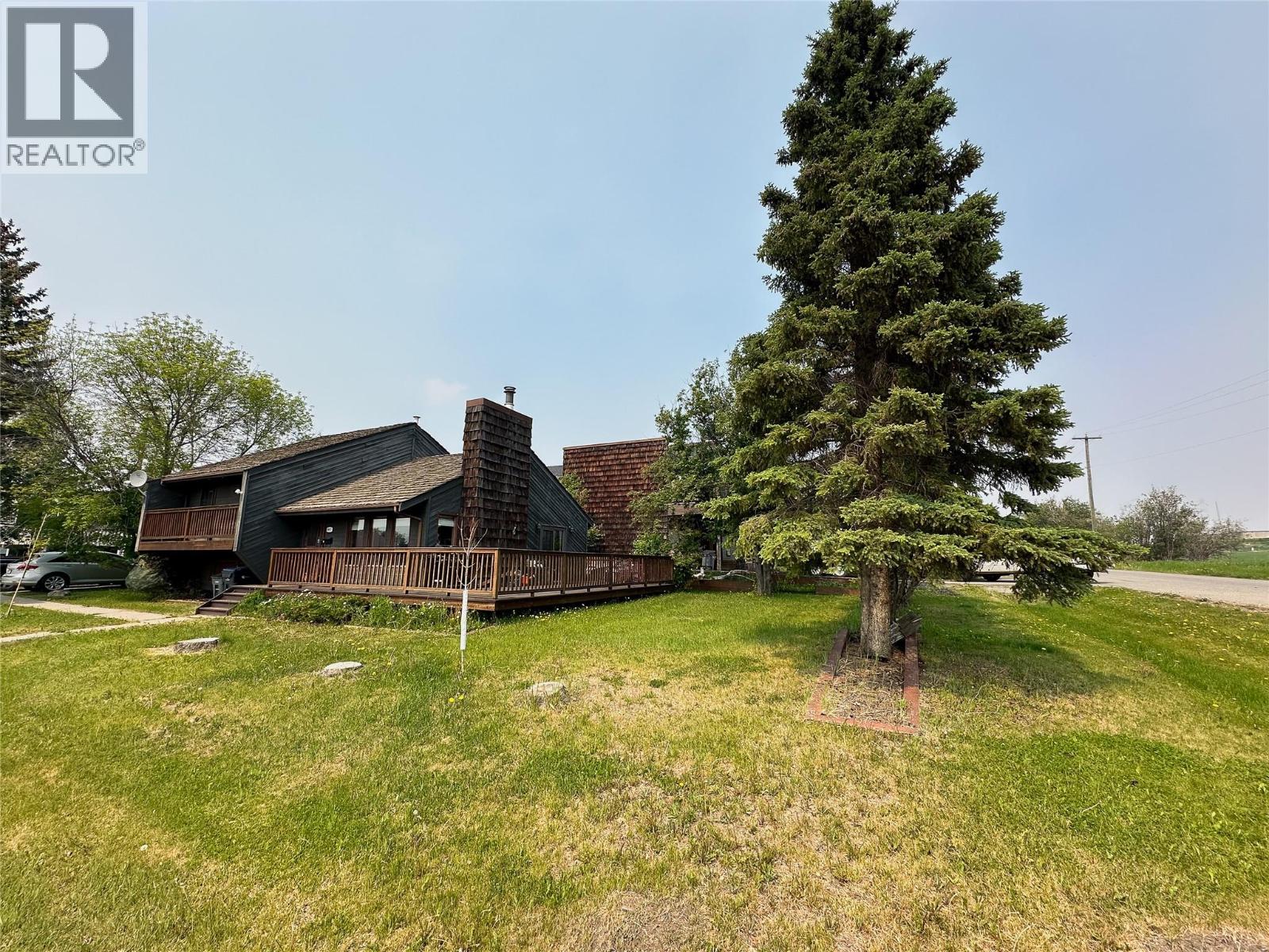 9917 2 Street, Dawson Creek