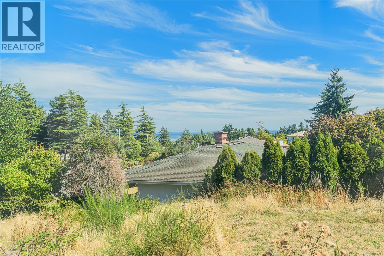 Photo 40 of 1979 Grandview Dr, Saanich BC