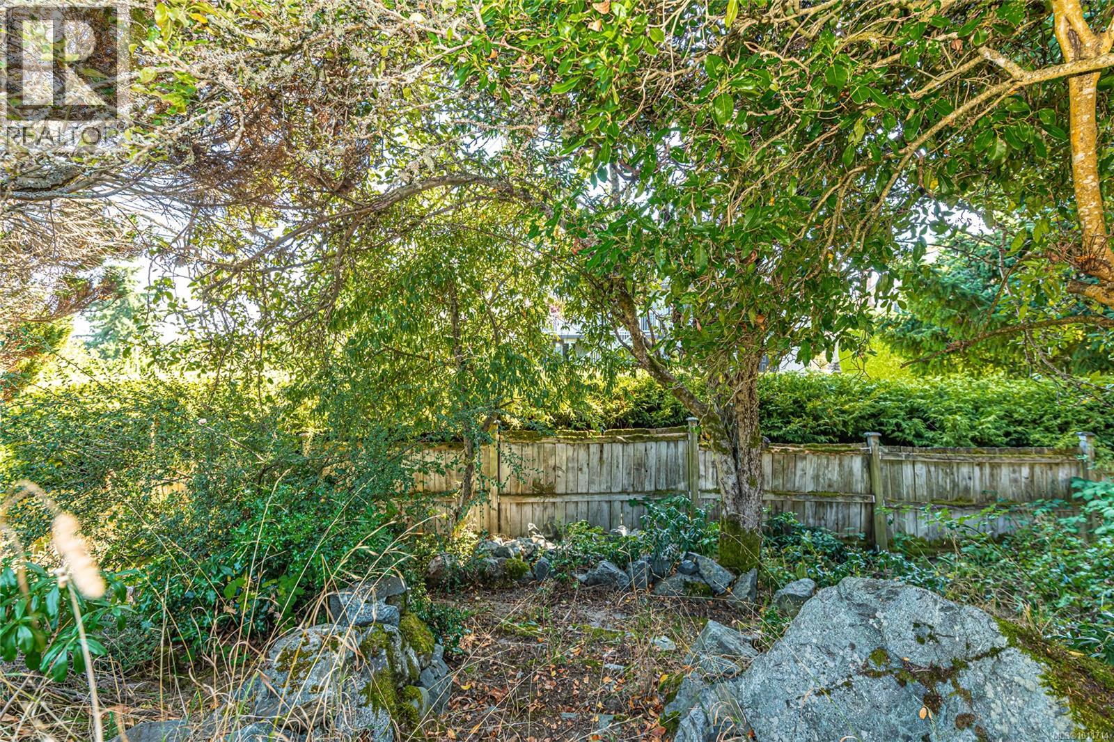 Photo 46 of 1979 Grandview Dr, Saanich BC