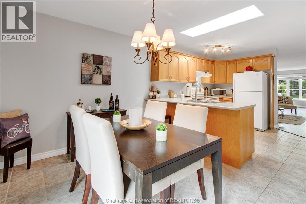 Photo 10 of 83 Greenfield Lane, Chatham ON