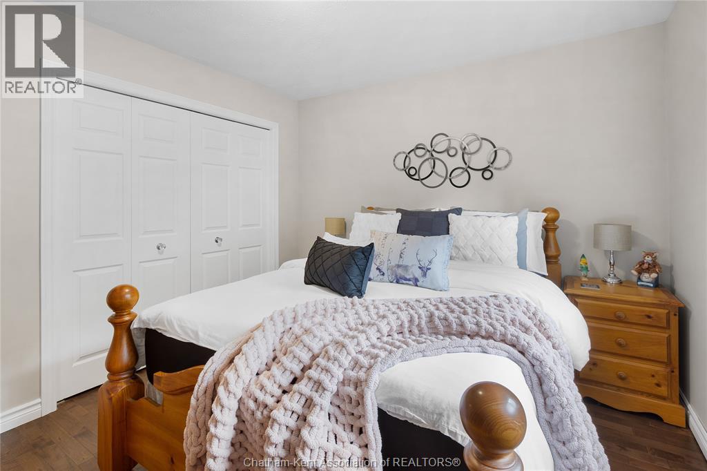 Photo 13 of 83 Greenfield Lane, Chatham ON