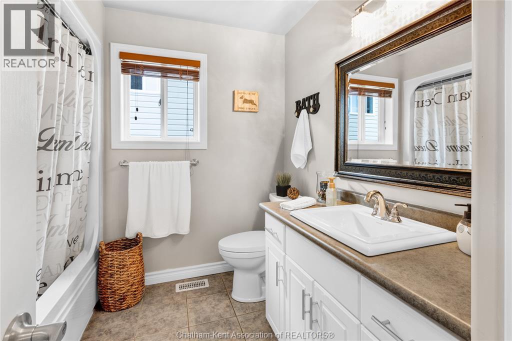 Photo 16 of 83 Greenfield Lane, Chatham ON