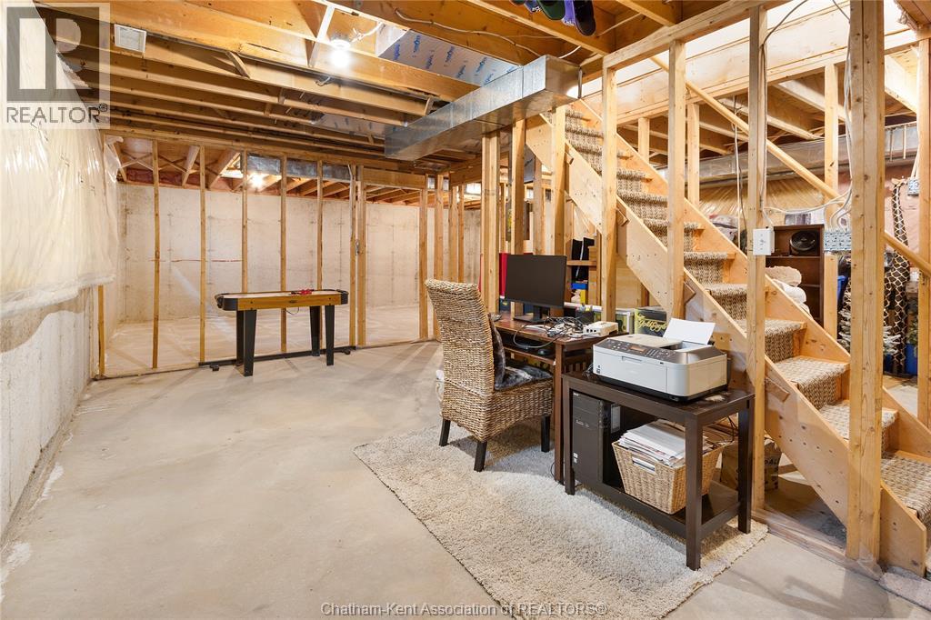 Photo 19 of 83 Greenfield Lane, Chatham ON