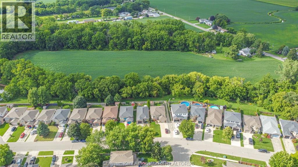 Photo 34 of 83 Greenfield Lane, Chatham ON
