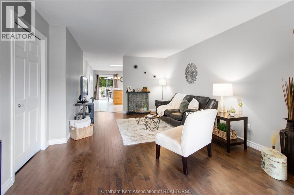 Photo 6 of 83 Greenfield Lane, Chatham ON