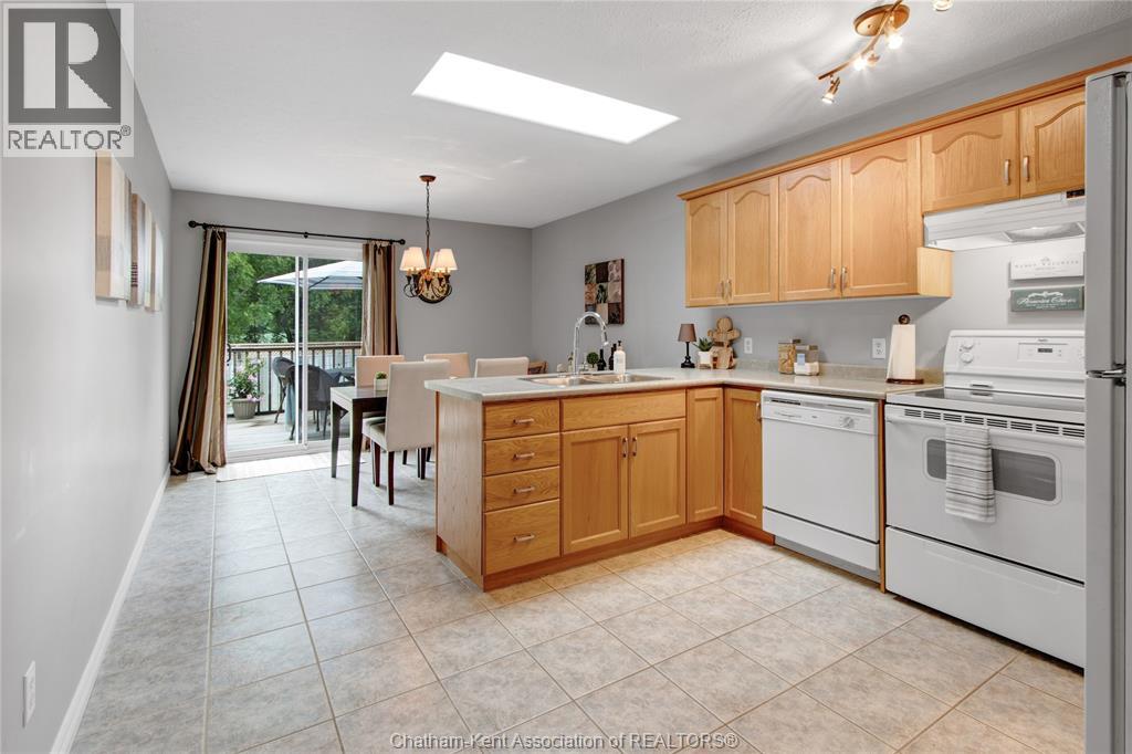 Photo 8 of 83 Greenfield Lane, Chatham ON