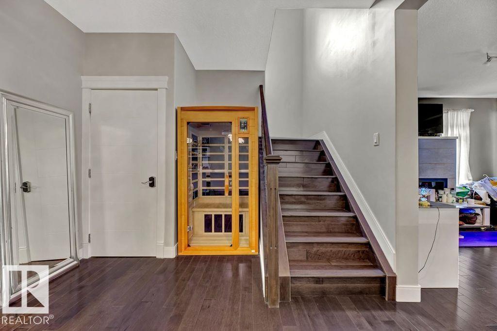 Photo 15 of 10806 72 Av Nw, Edmonton AB