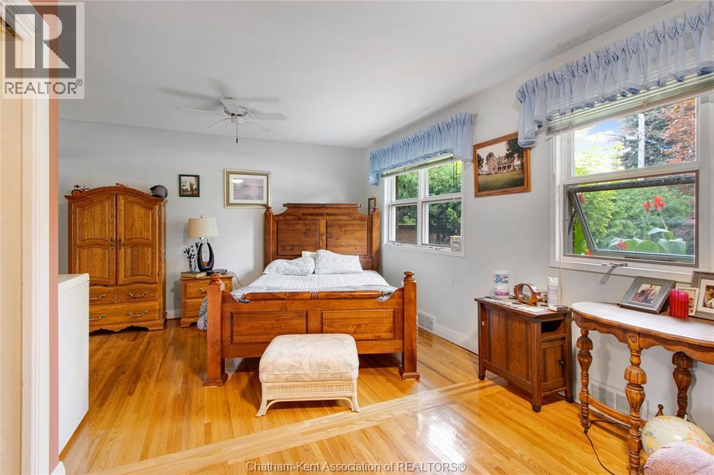 Photo 14 of 41 Maple Street, Chatham ON
