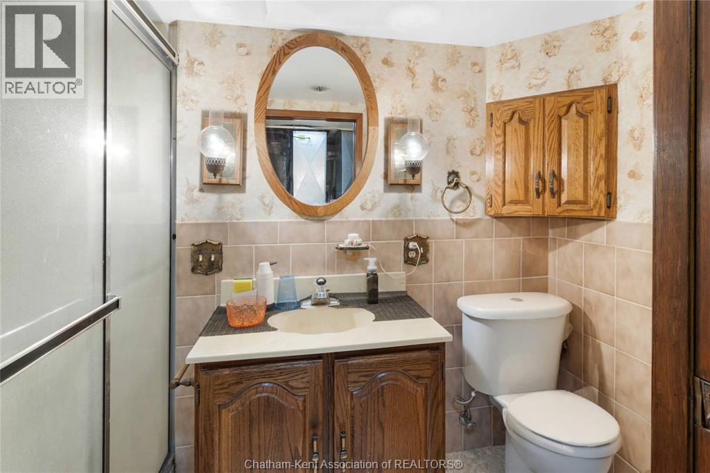 Photo 24 of 41 Maple Street, Chatham ON