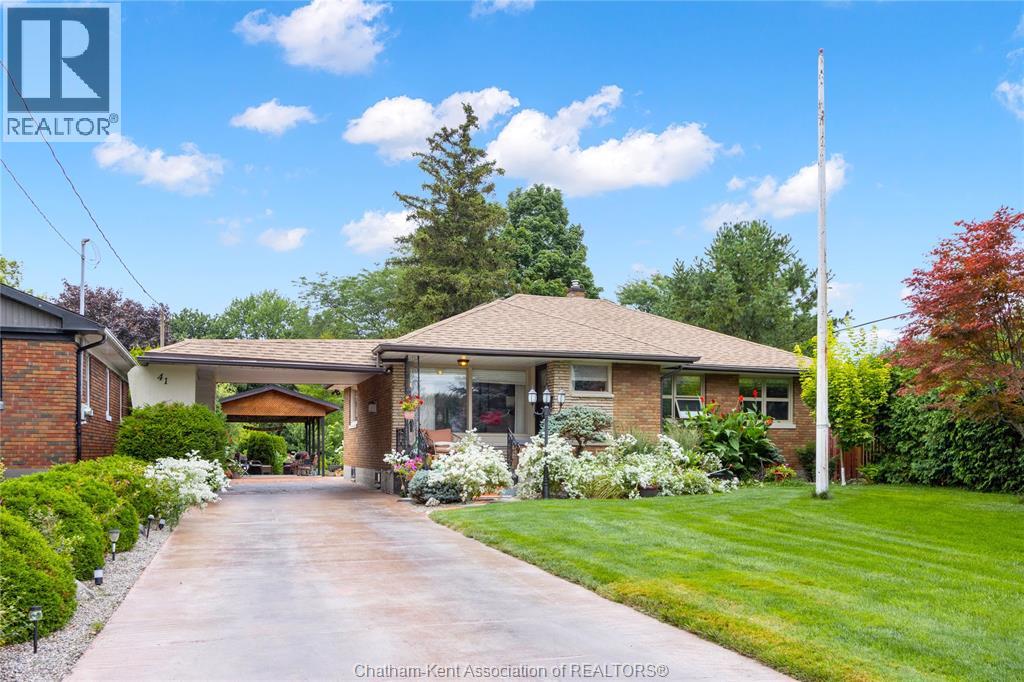 Photo 35 of 41 Maple Street, Chatham ON