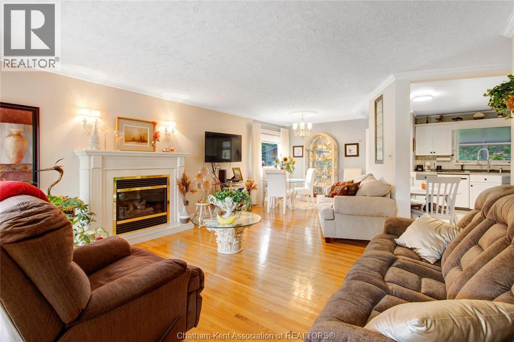Photo 5 of 41 Maple Street, Chatham ON