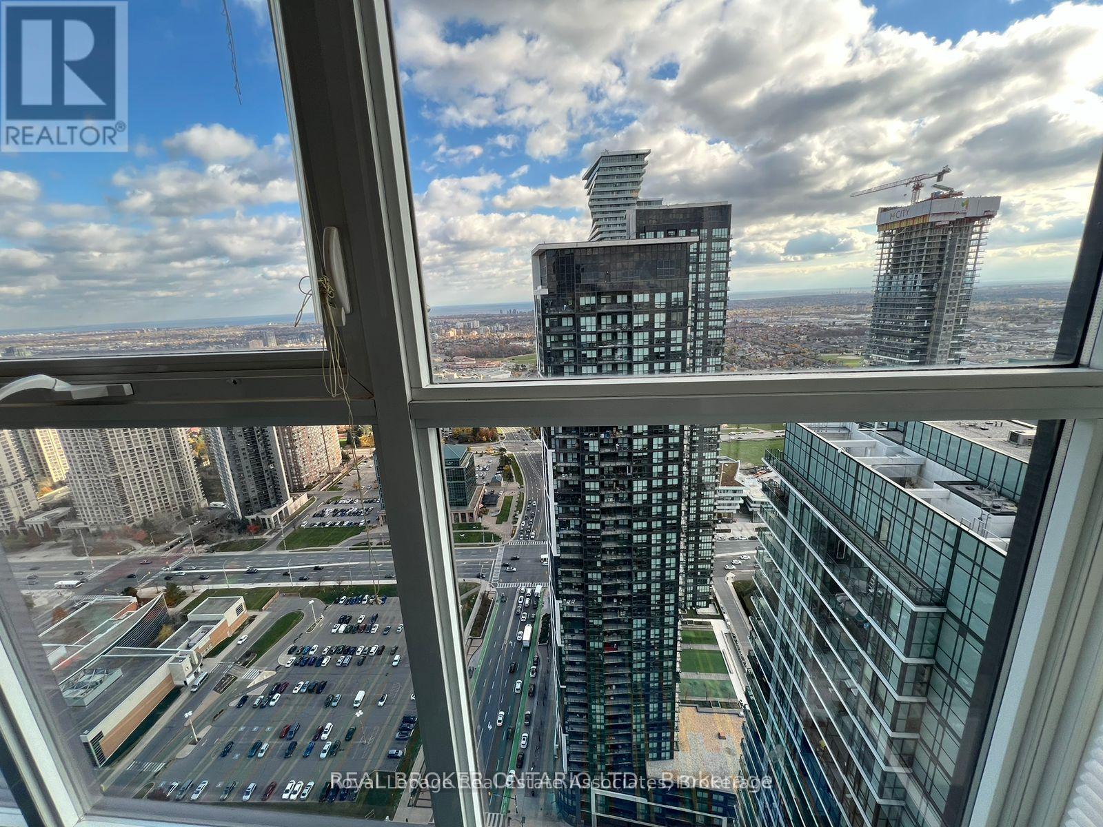 Photo 13 of 4070 4403 Confederation Parkway, Mississauga ON