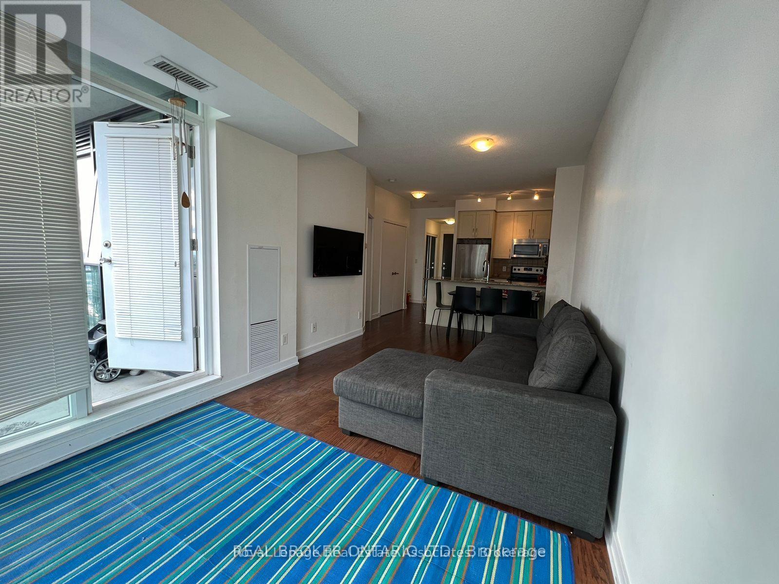 Photo 5 of 4070 4403 Confederation Parkway, Mississauga ON