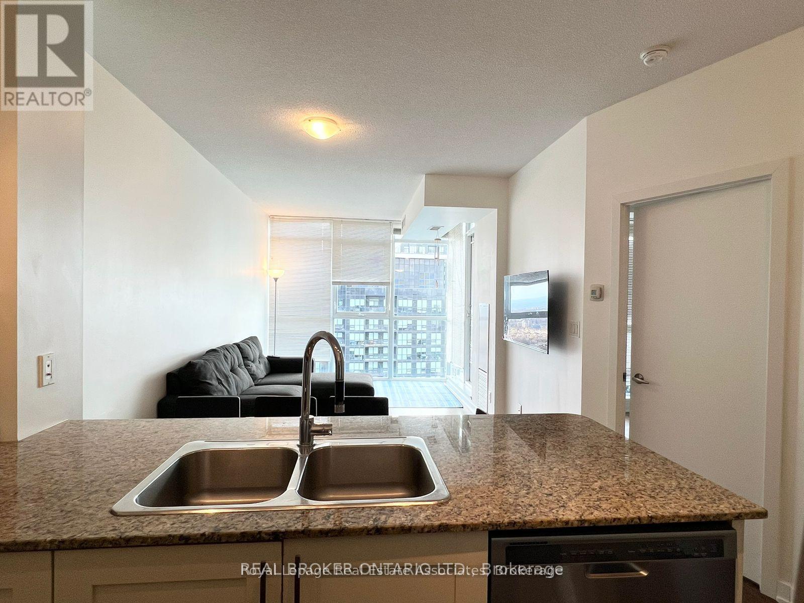 Photo 6 of 4070 4403 Confederation Parkway, Mississauga ON