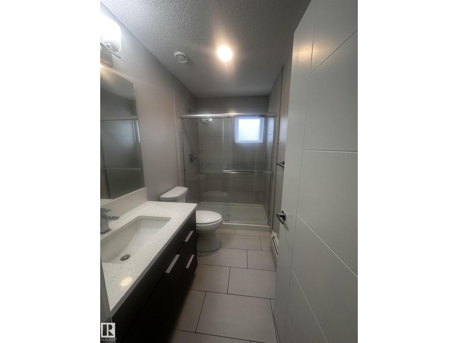 Photo 9 of 102 10736 116 St Nw, Edmonton AB