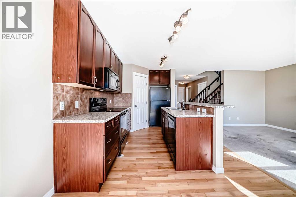 Photo 5 of 7 Covecreek Place Ne, Calgary AB