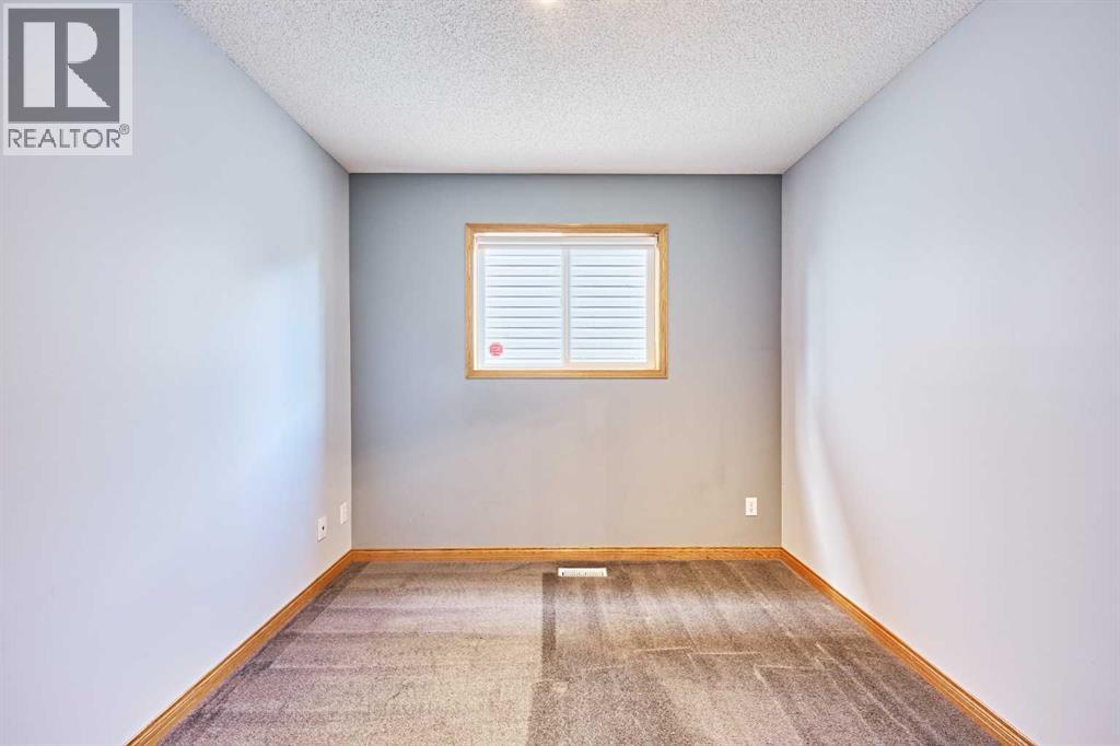Single Family House for Sale in  Edgeridge View NW Edgemont Calgary 