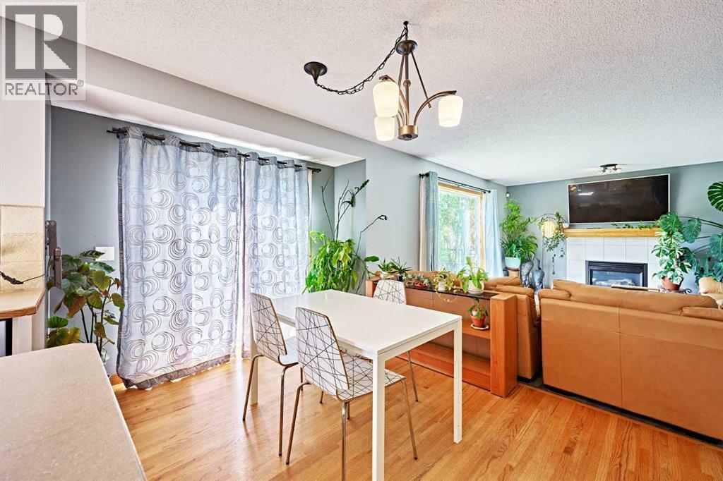 Single Family House for Sale in  Edgeridge View NW Edgemont Calgary 
