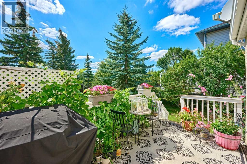 Single Family House for Sale in  Edgeridge View NW Edgemont Calgary 