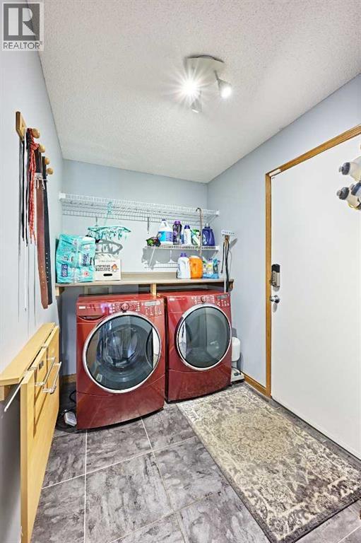 Single Family House for Sale in  Edgeridge View NW Edgemont Calgary 