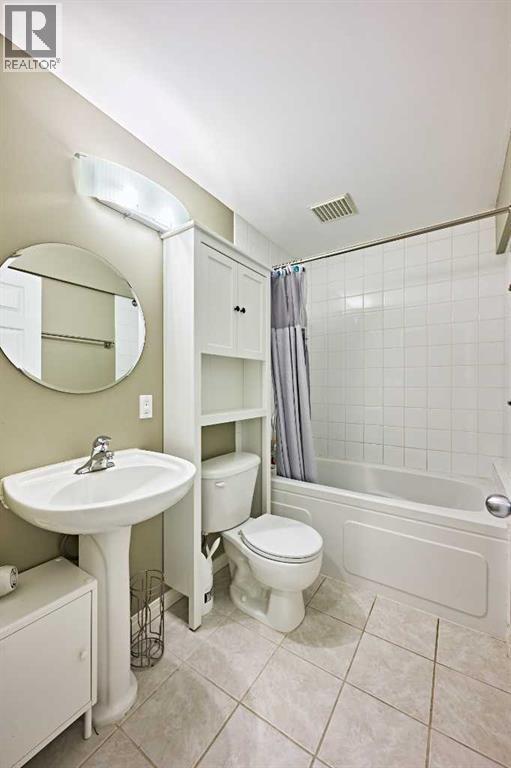 Single Family House for Sale in  Edgeridge View NW Edgemont Calgary 